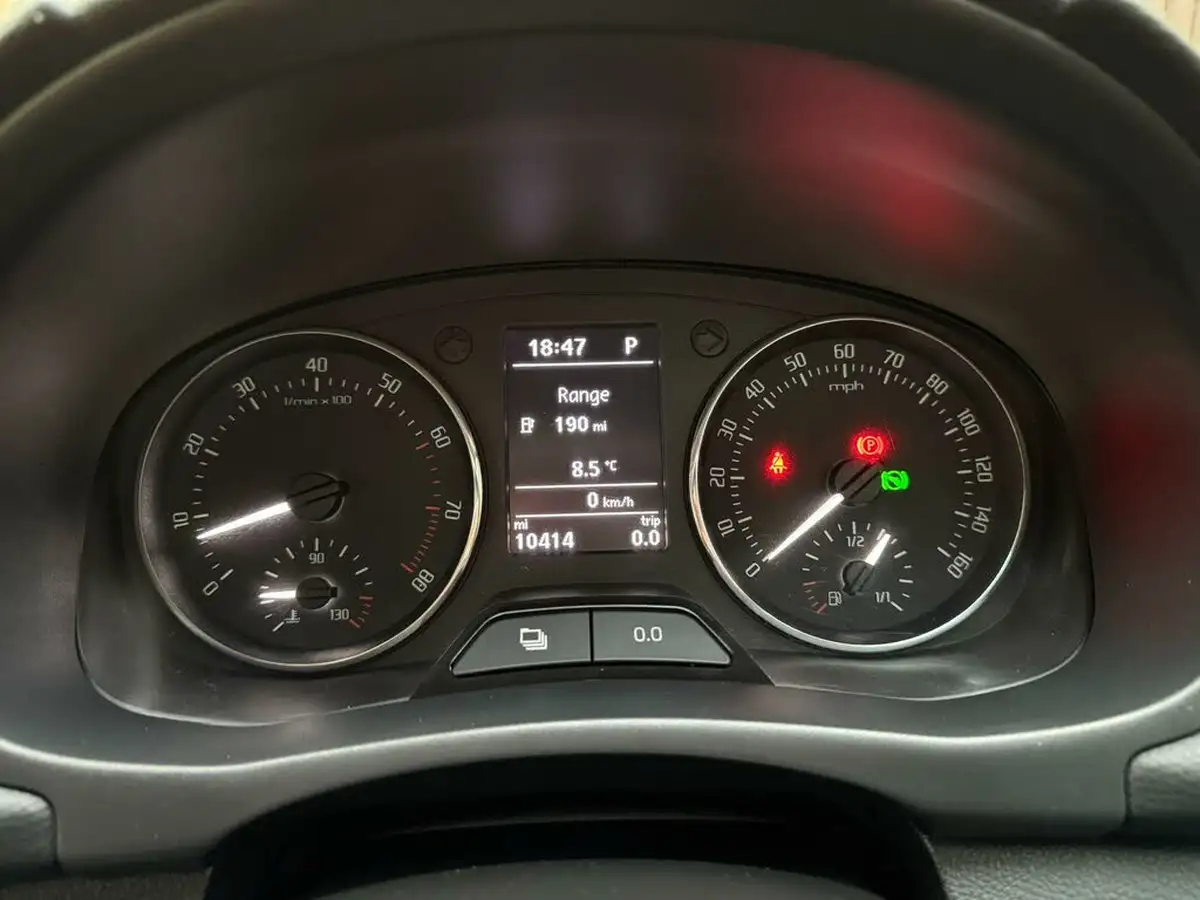 2015-skoda-fabia-12-elegance-hatchback-dsg-big-13
