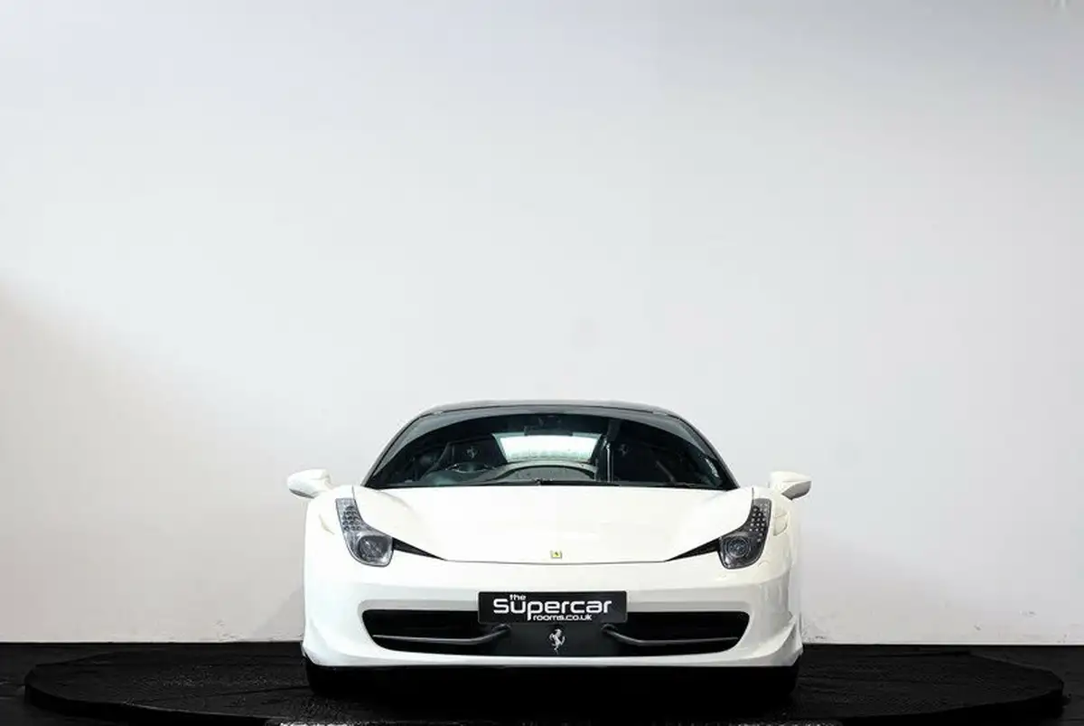 2011-ferrari-458-45-italia-big-8