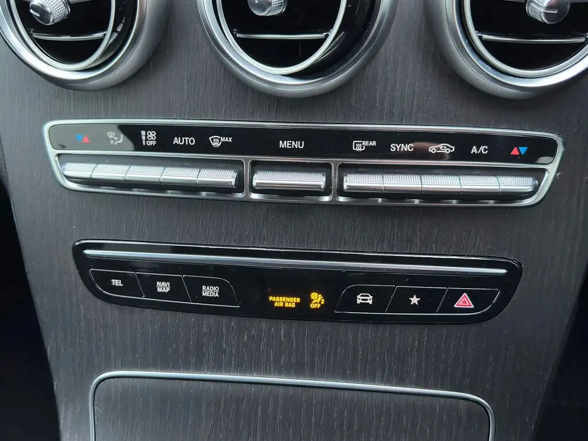 2019-mercedes-benz-glc-class-20d-glc220d-amg-line-station-wagon-5d-4matic-plus-big-34