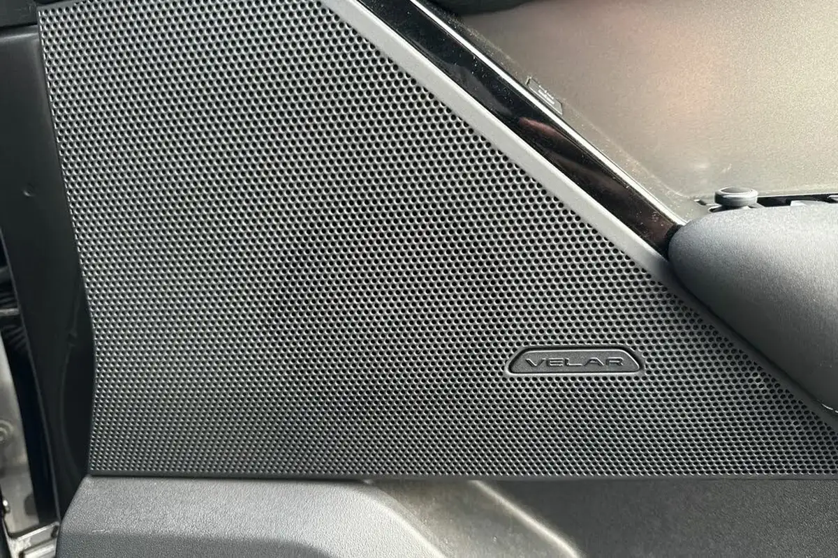 2020-land-rover-range-rover-velar-20-d180-no-trim-big-33