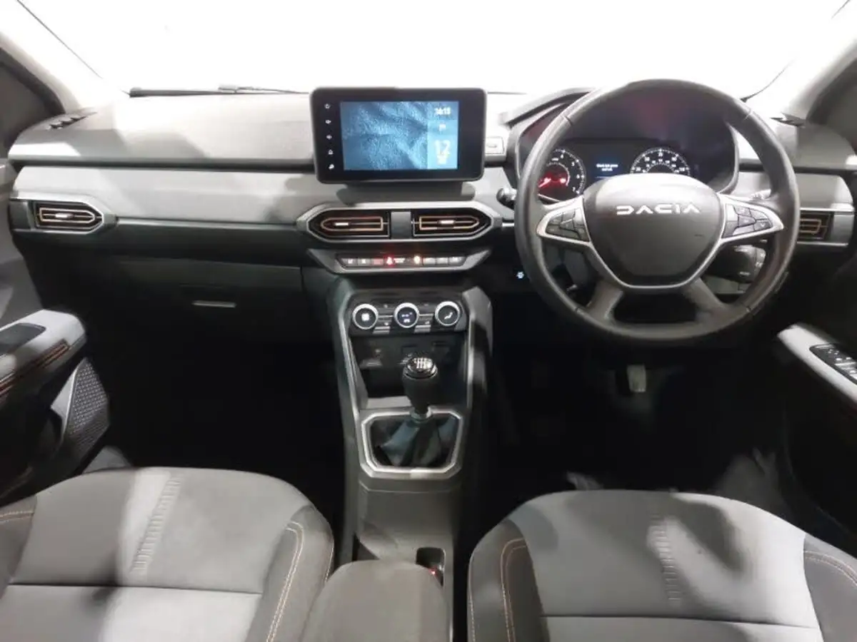 2024-dacia-sandero-stepway-10-tce-extreme-90bhp-big-2