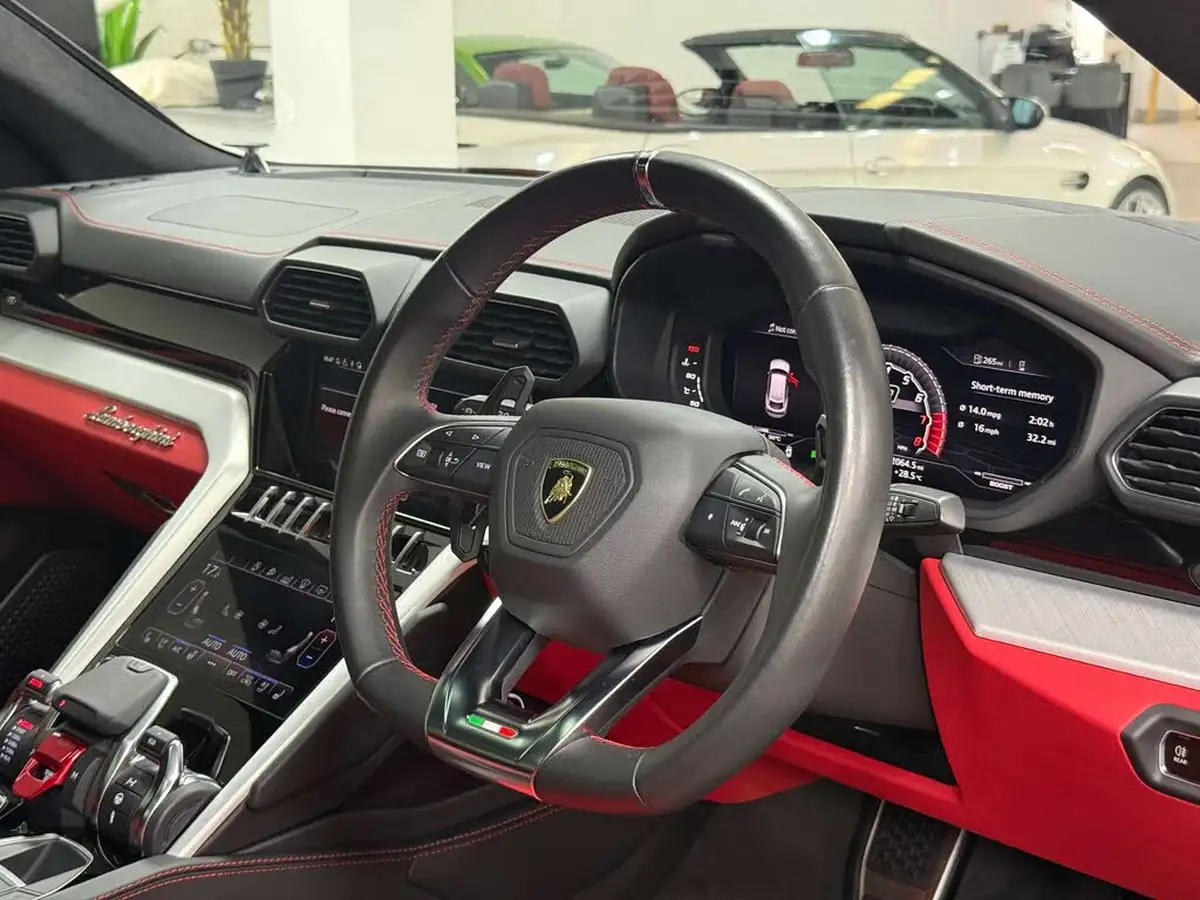 2019-lamborghini-urus-40-no-trim-big-53