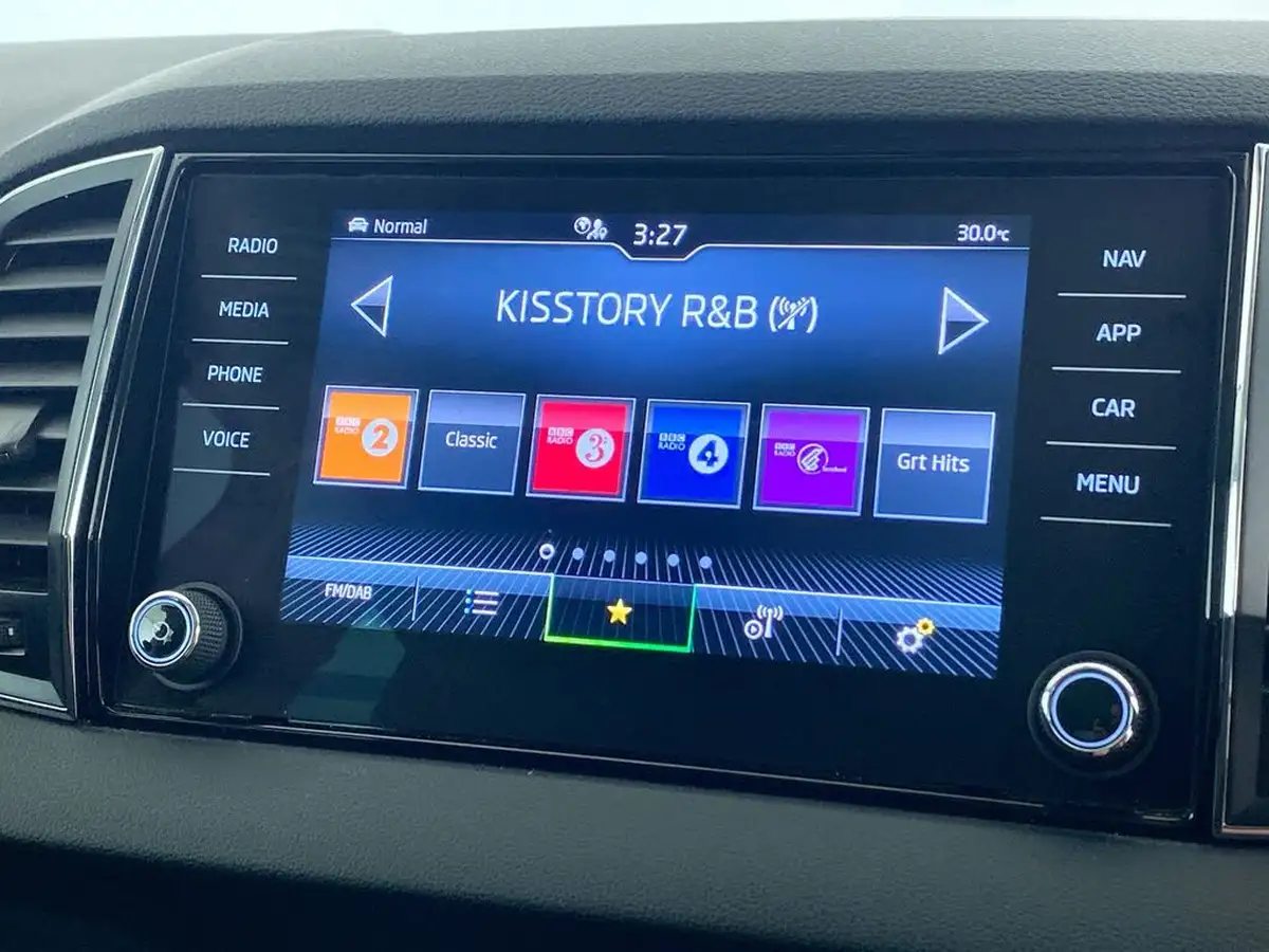 2023-skoda-karoq-15-tsi-se-l-big-17