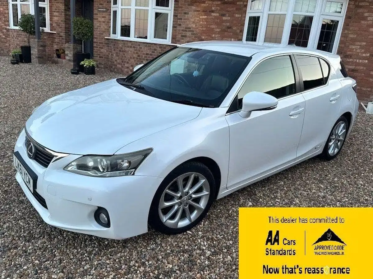 2011-lexus-ct-200h-18-se-l-big-1