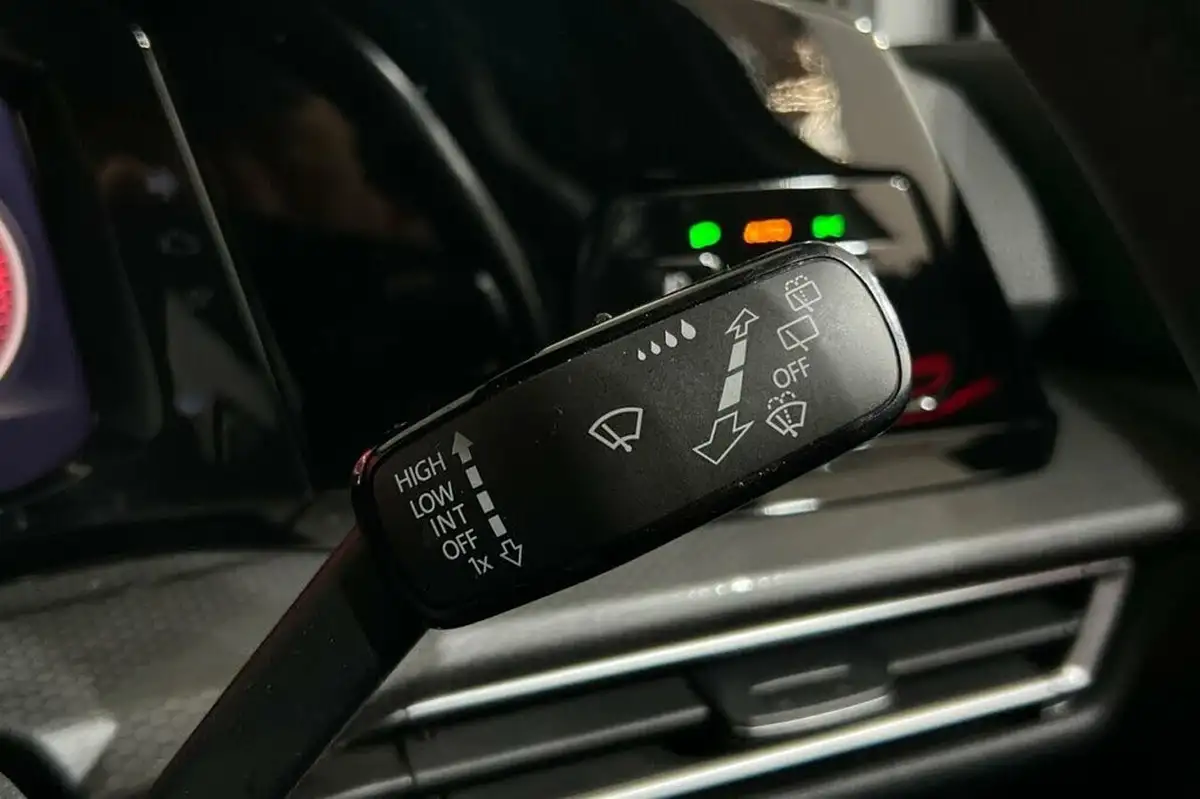 2021-volkswagen-golf-20tdi-gtd-big-26