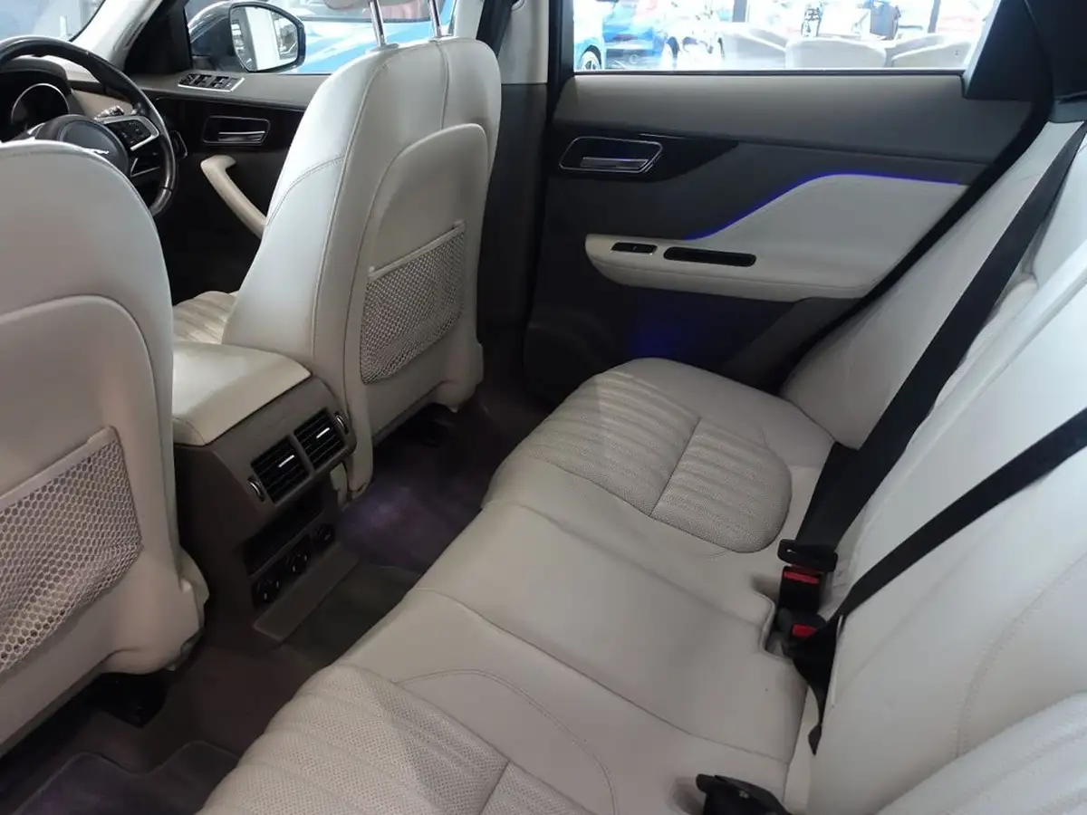 2017-jaguar-f-pace-30td-portfolio-big-19