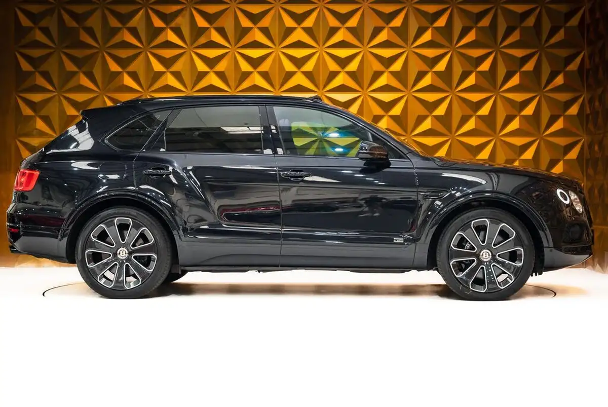2019-bentley-bentayga-40-v8-big-7