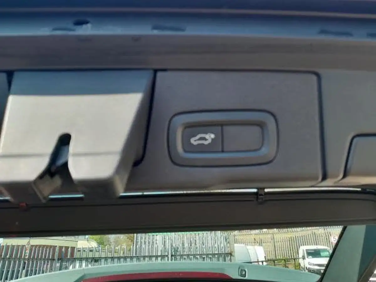 2022-volvo-xc60-20-b5-core-big-30