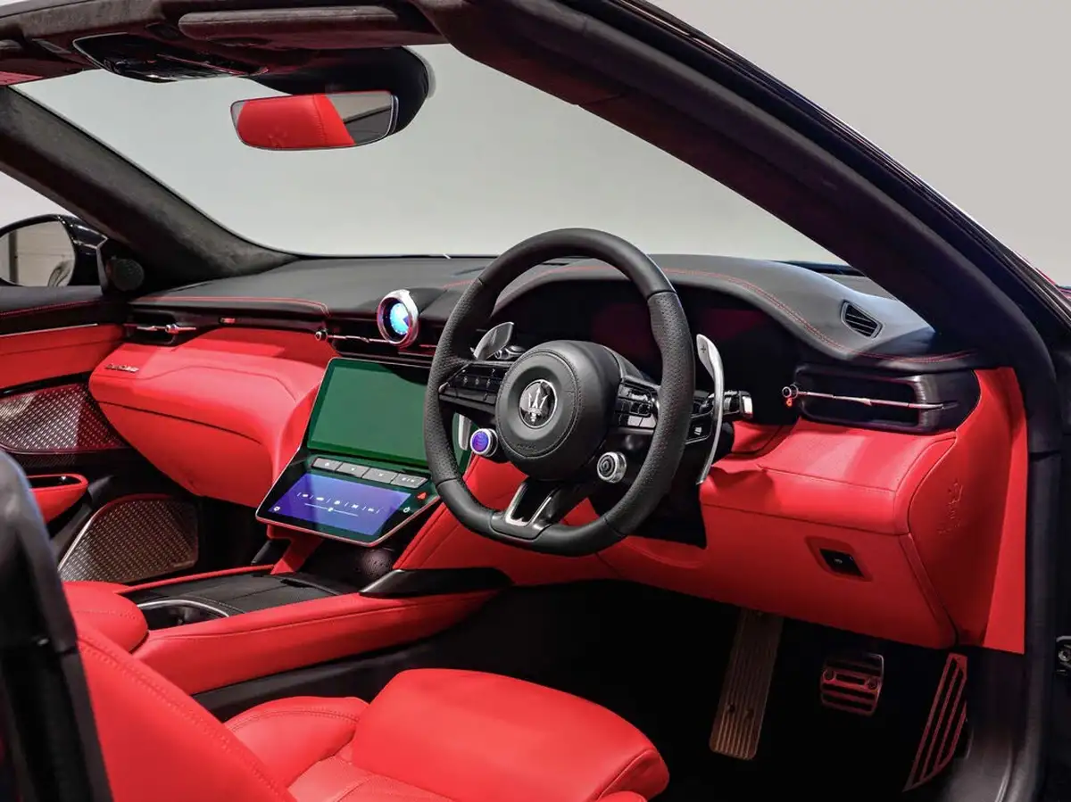 2024-maserati-grancabrio-30-trofeo-big-10