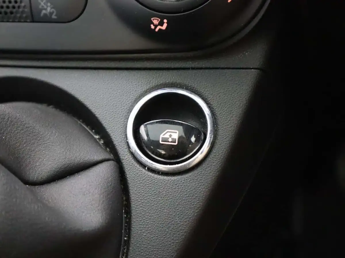 2023-fiat-500-10-big-30