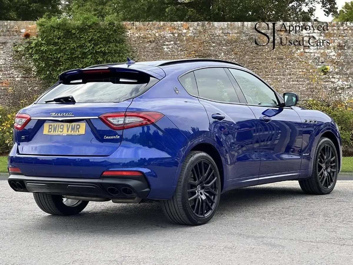 2019-maserati-levante-30-gransport-nerissimo-pack-ss-big-9
