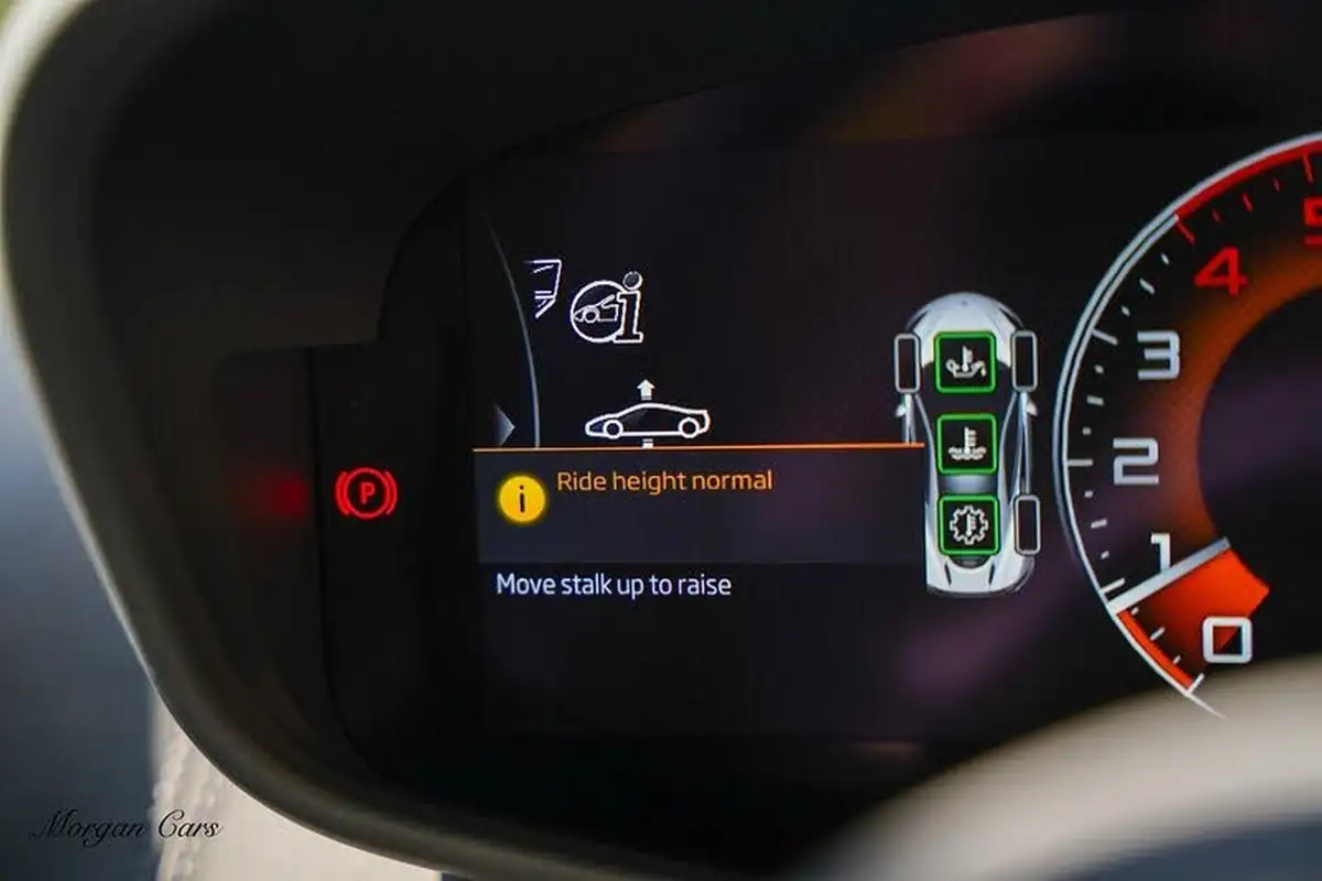 2020-mclaren-570gt-38-big-50