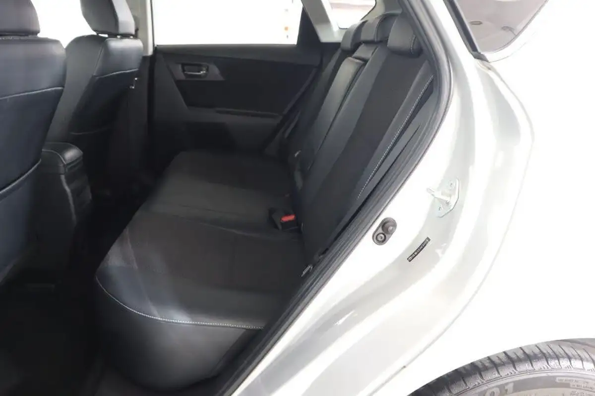 2014-toyota-auris-16-excel-hatchback-multidrive-s-big-16