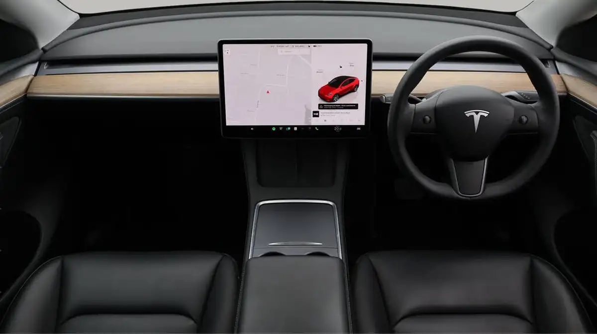 2022-tesla-model-y-e-long-range-big-16