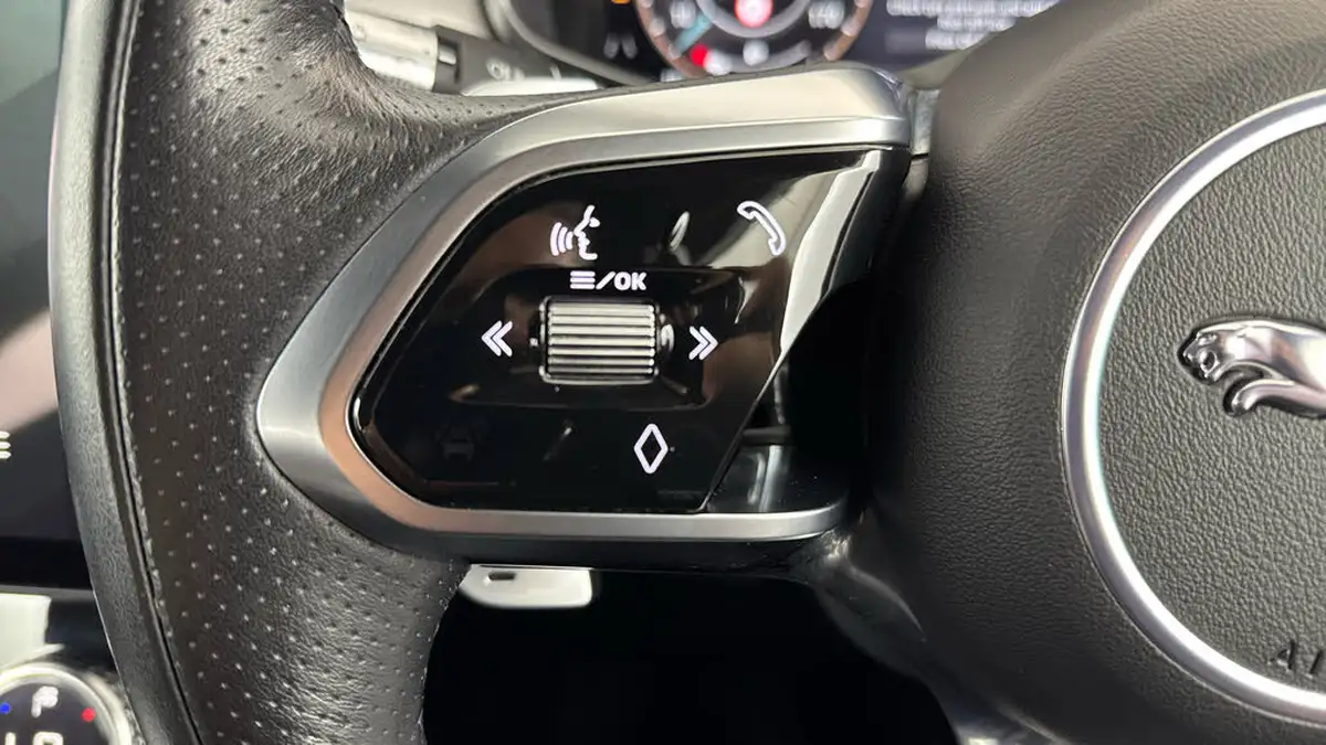 2022-jaguar-f-pace-20-p400e-r-dynamic-s-big-19
