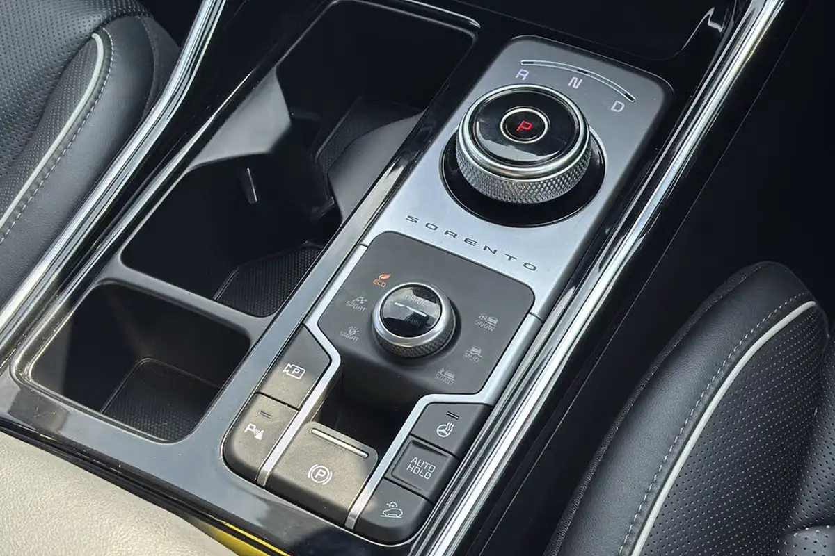 2022-kia-sorento-16-t-gdi-4-226bhp-hev-big-12