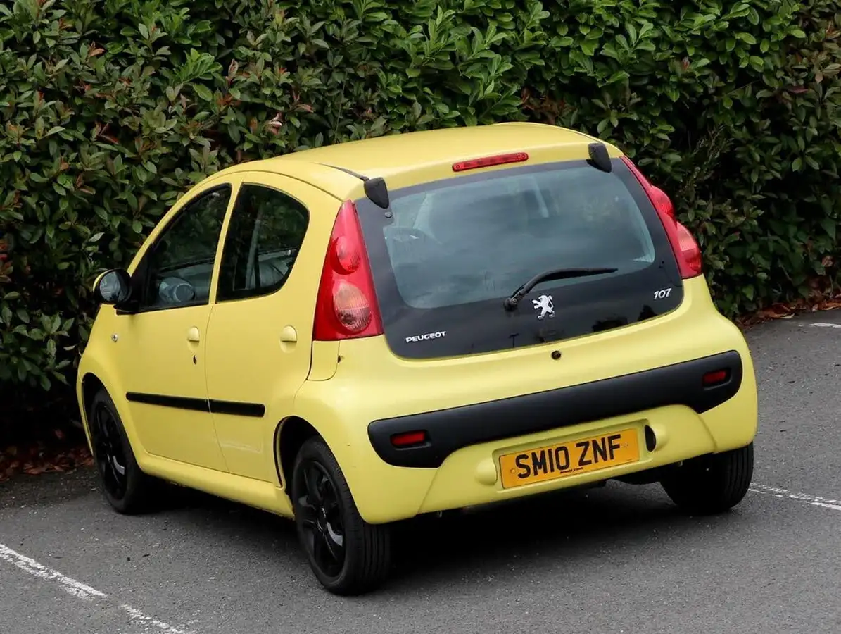 2010-peugeot-107-10-urban-5d-2-tronic-big-4