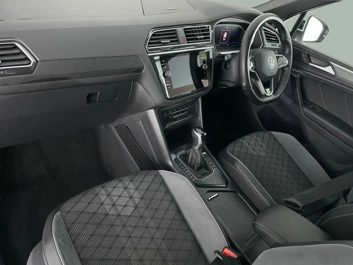2021-volkswagen-tiguan-15-tsi-r-line-big-3