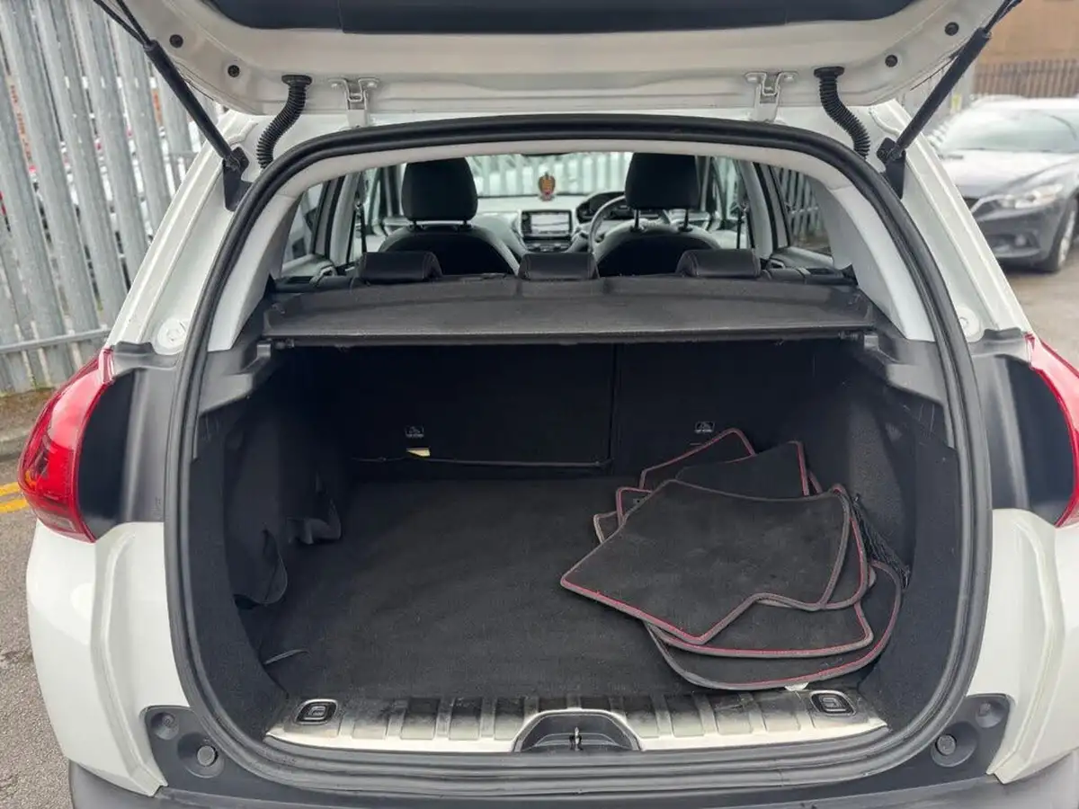 2017-peugeot-2008-suv-12-puretech-gt-line-110bhp-eat6-big-37