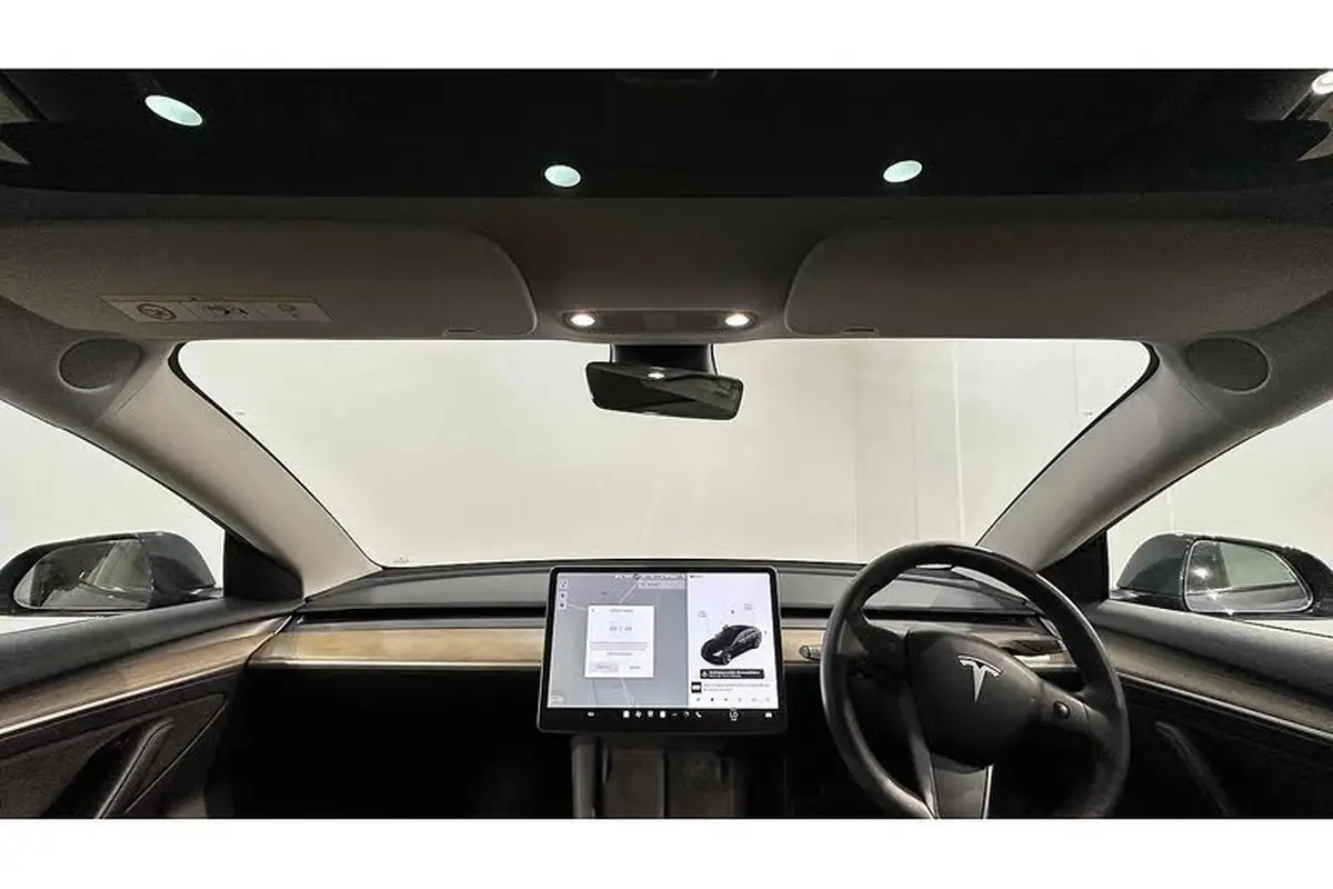 2021-tesla-model-3-e-long-range-4x4-big-1
