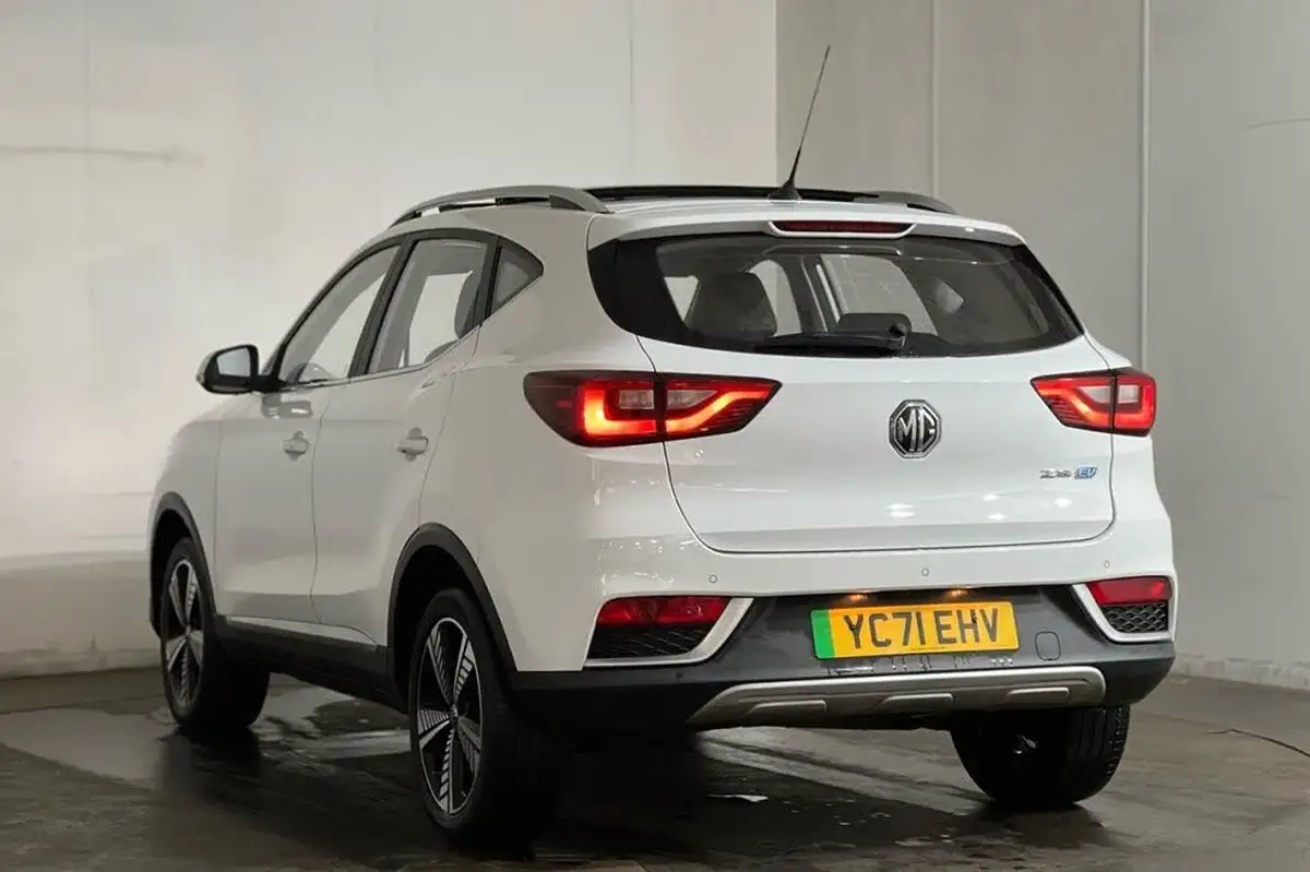 2021-mg-zs-suv-e-exclusive-ev-big-21