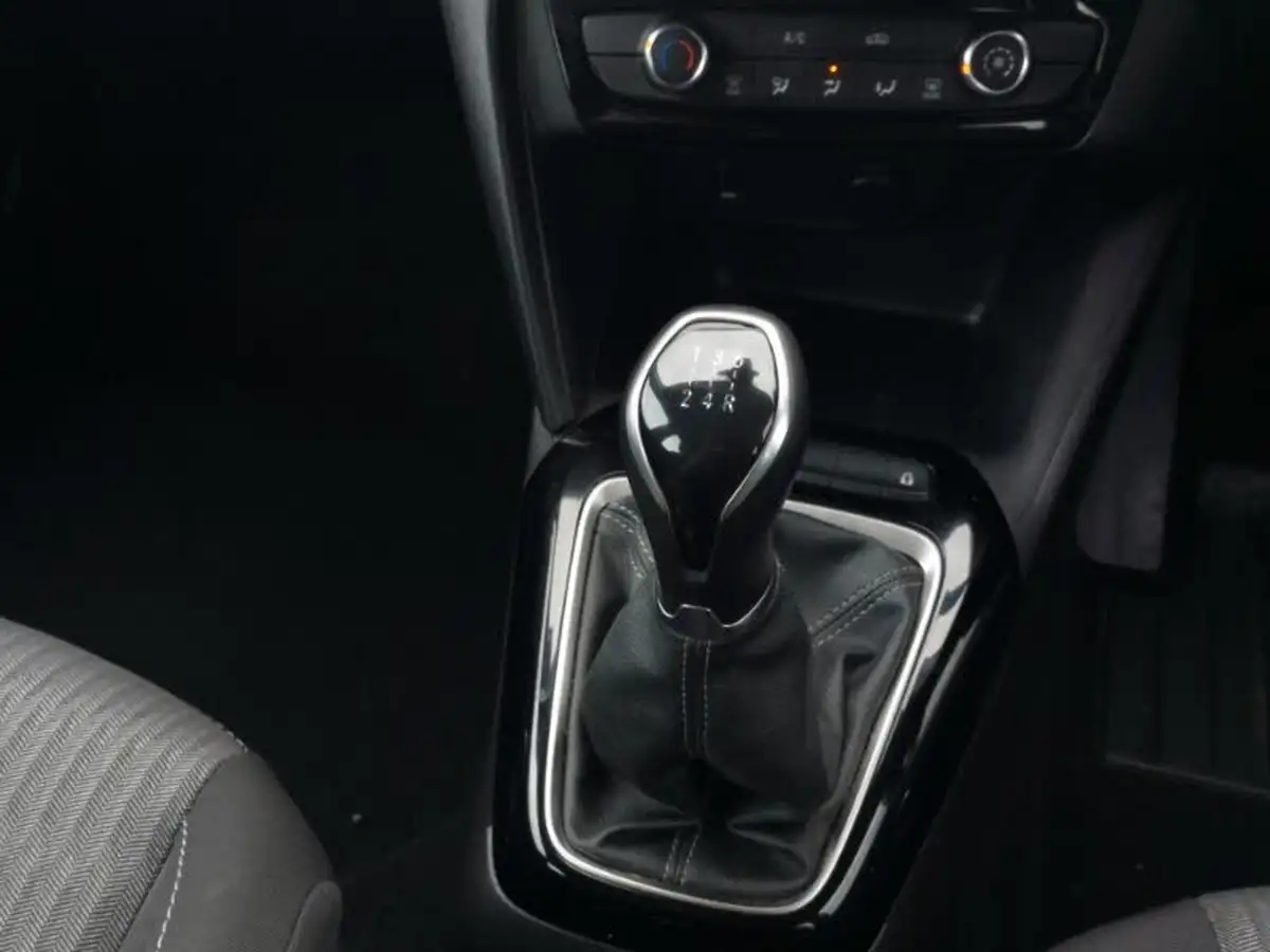 2022-vauxhall-corsa-12i-design-big-6