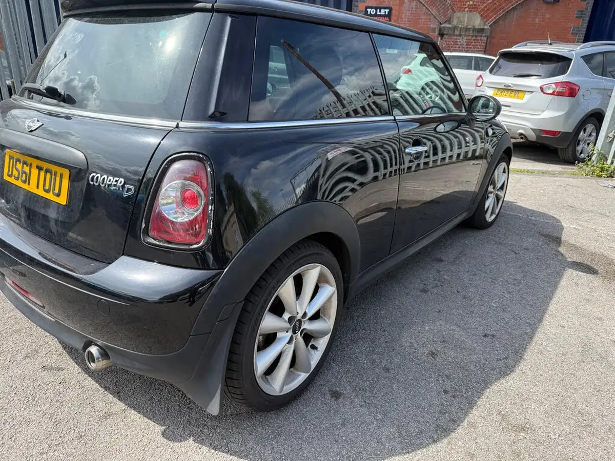 2011-mini-cooper-16td-cooper-d-avenue-hatchback-3d-1598cc-big-7