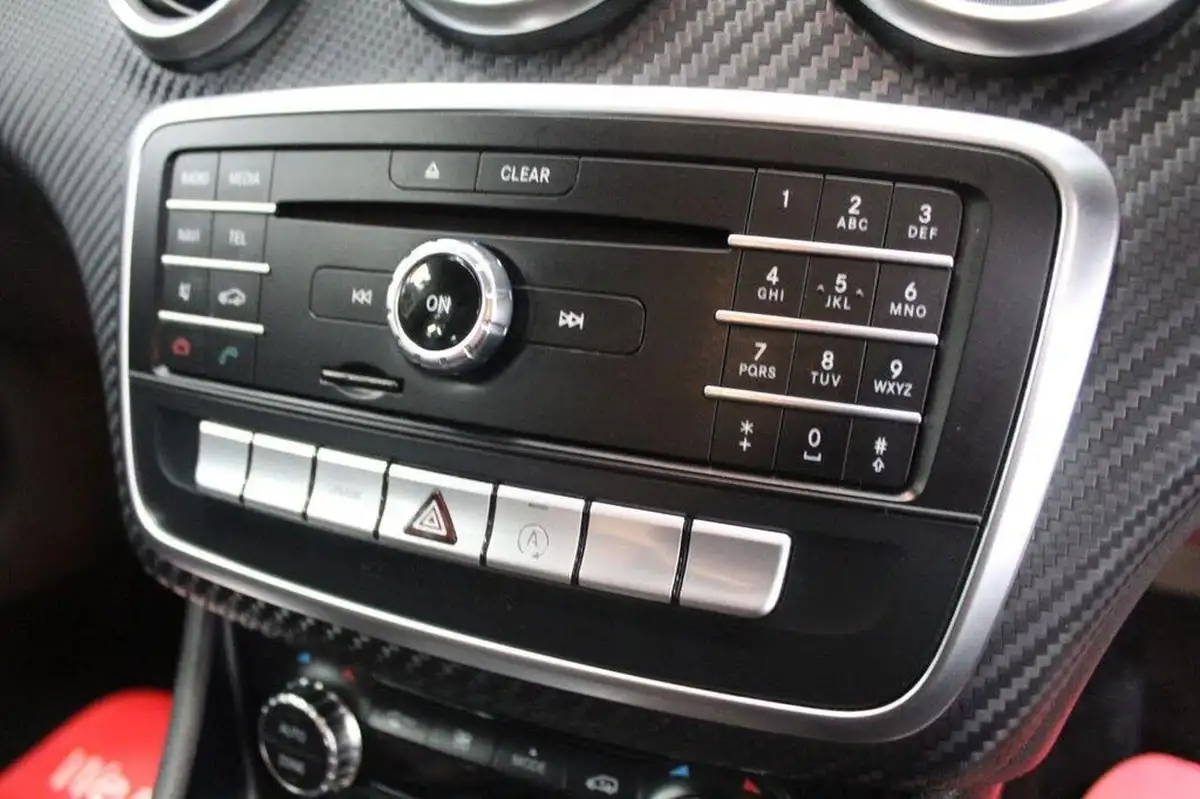 2017-mercedes-benz-a-class-15d-a180d-amg-line-ss-big-38
