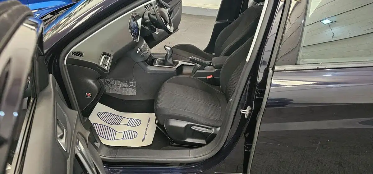 2016-peugeot-308-12-puretech-active-110bhp-big-31