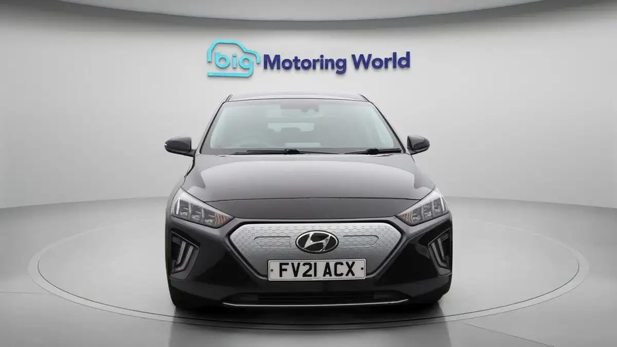 2021-hyundai-ioniq-e-premium-se-electric-100kw-big-2