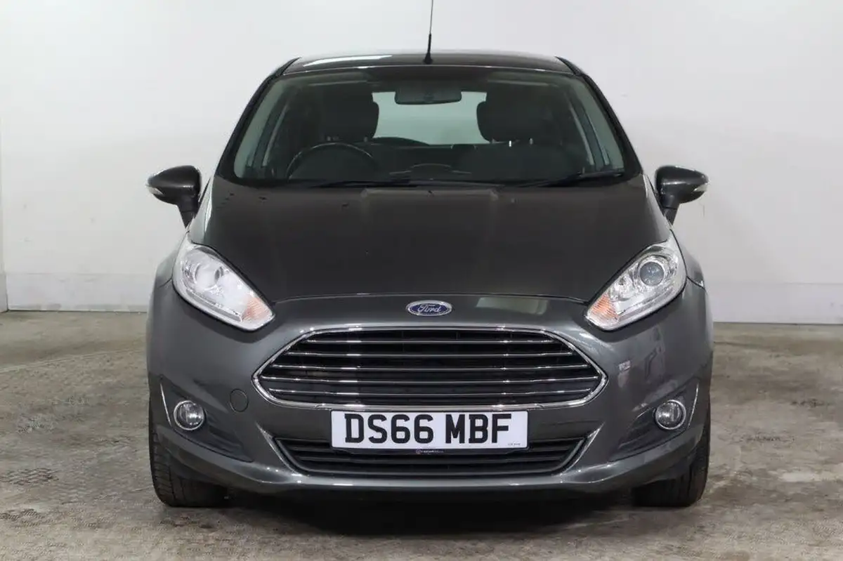 2016-ford-fiesta-125-zetec-5d-big-1