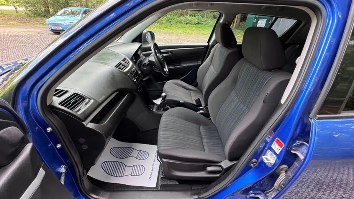 2014-suzuki-swift-12-sz4-94ps-4x4-5d-big-16