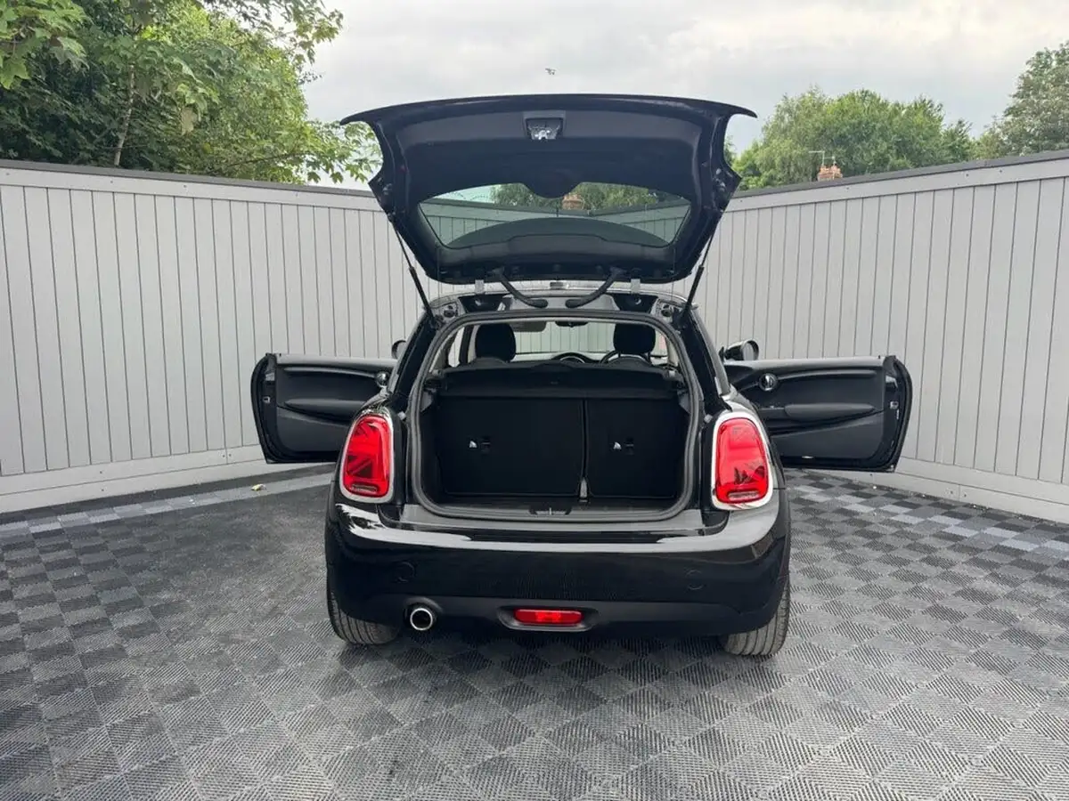 2018-mini-cooper-15-cooper-classic-ss-hatchback-3d-big-32