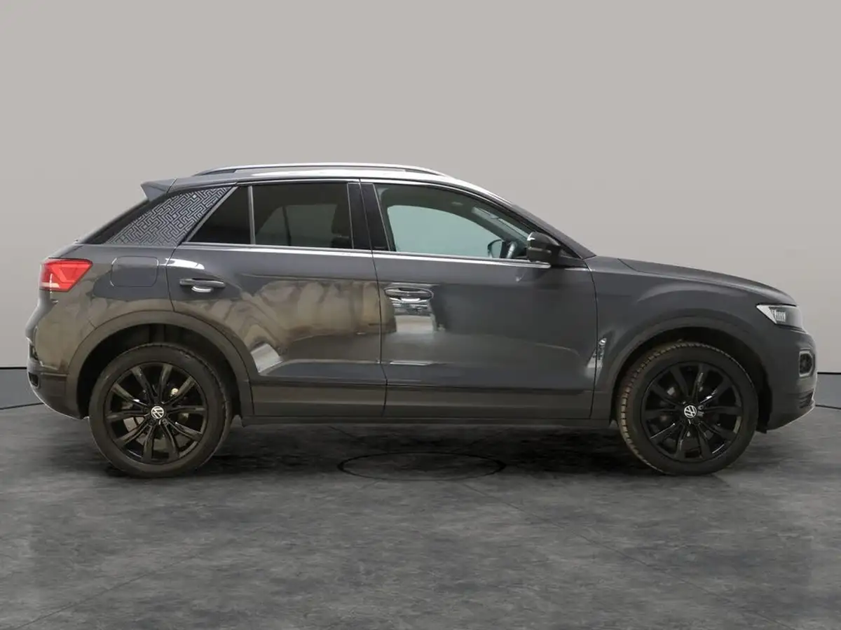 2021-volkswagen-t-roc-15-tsi-black-edition-big-10