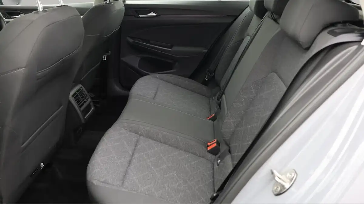 2020-volkswagen-golf-15-tsi-life-150ps-hatchback-big-16