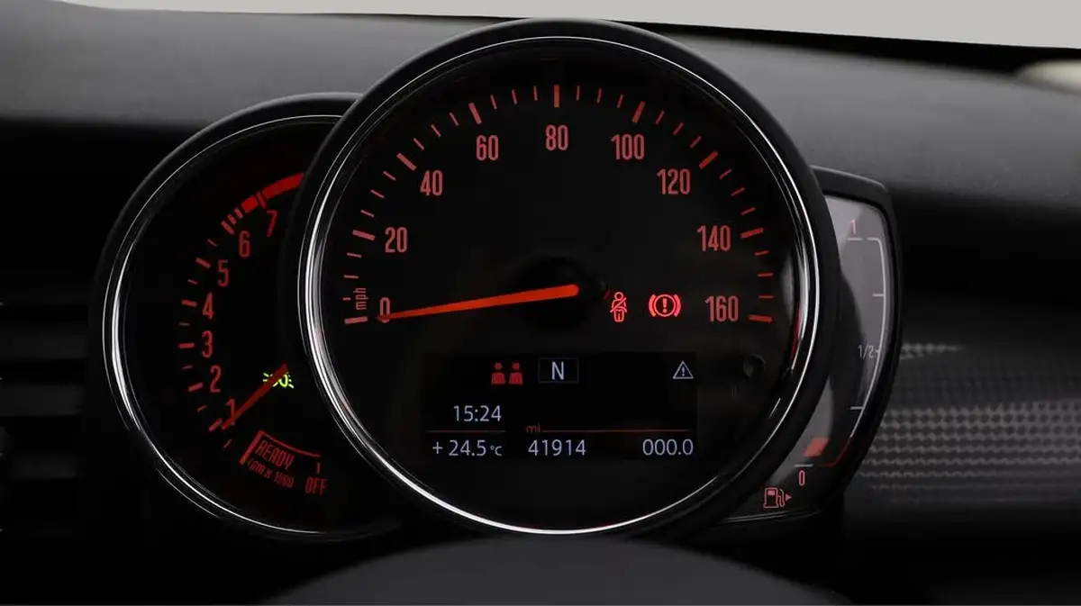 2020-mini-cooper-15-cooper-classic-nav-hatchback-3d-big-10