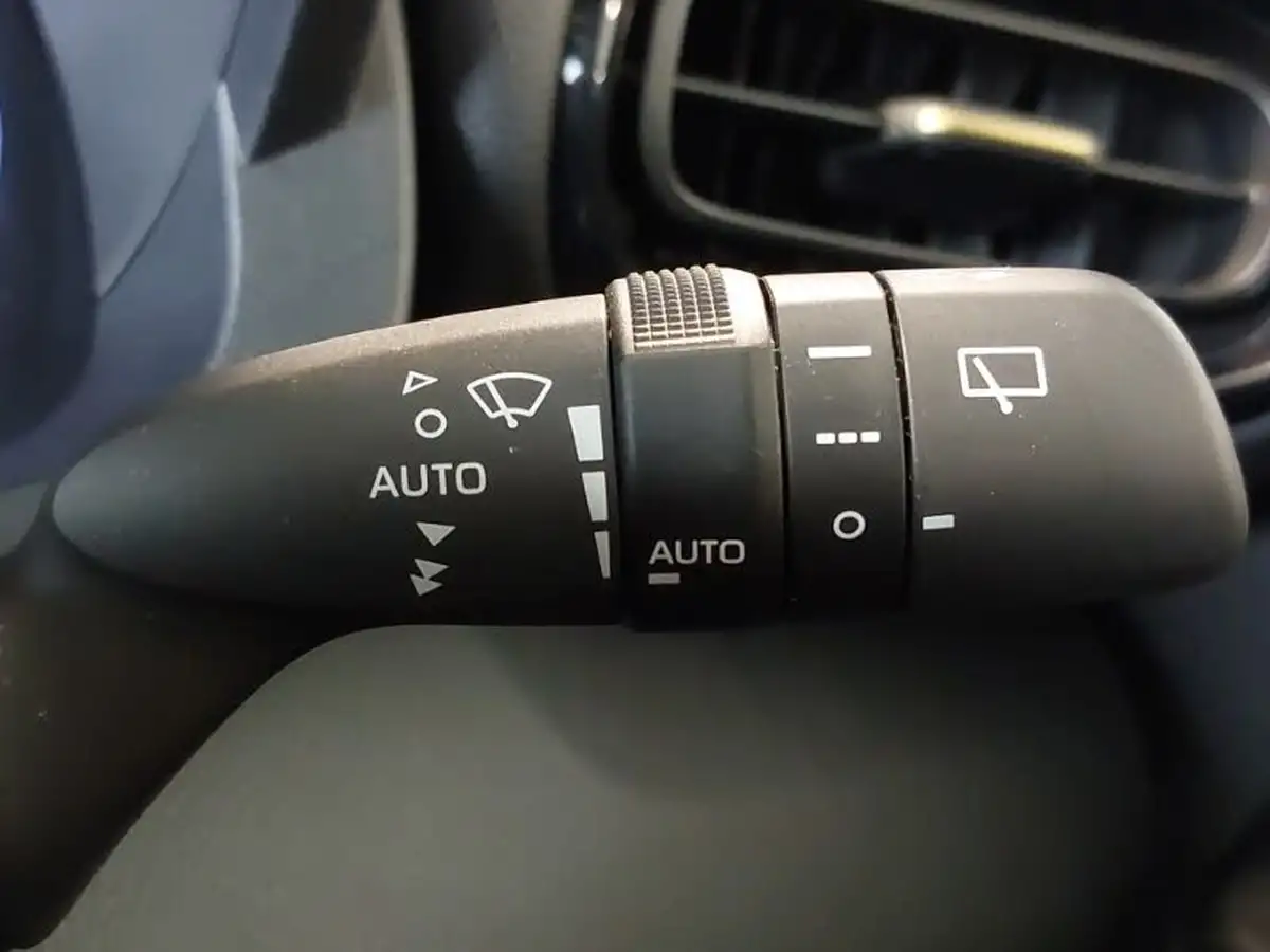 2022-toyota-yaris-cross-15-vvt-i-dynamic-big-16