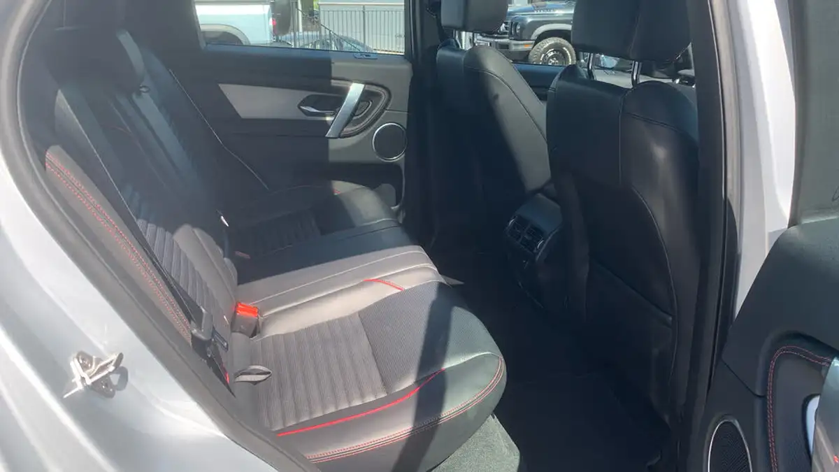 2022-land-rover-discovery-sport-20-d200-urban-edition-big-17