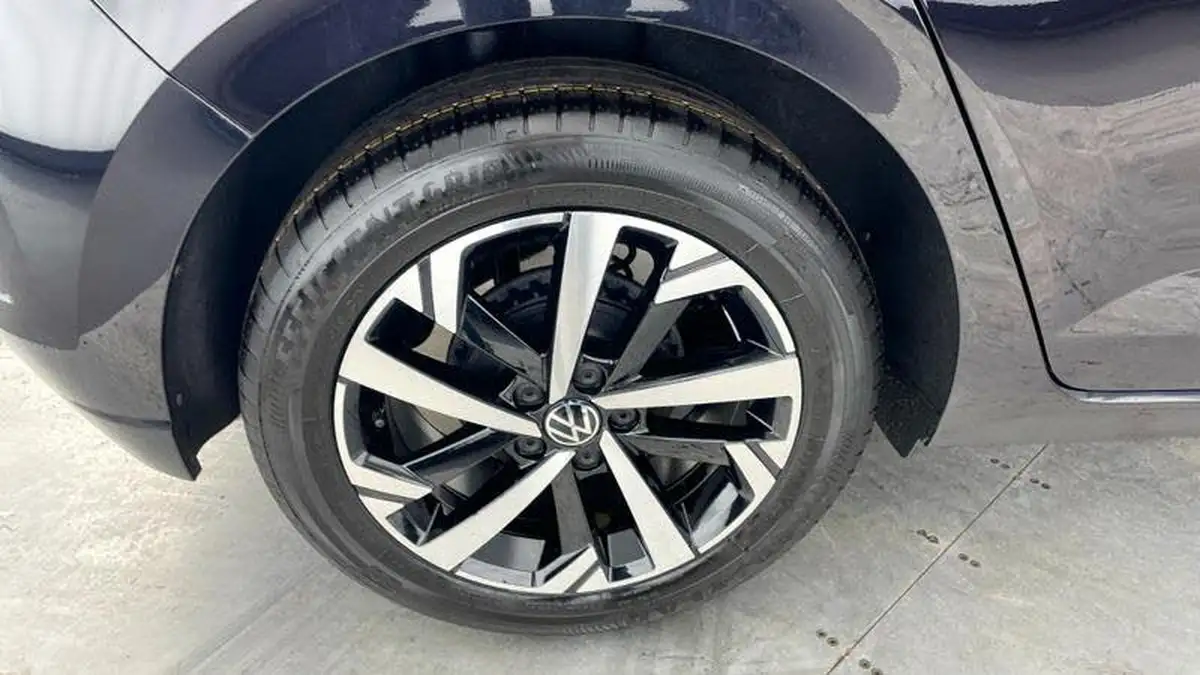 2024-volkswagen-polo-10-life-big-15