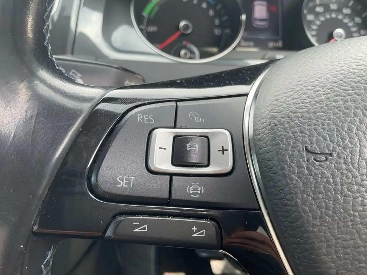2018-volkswagen-golf-e-e-golf-big-20