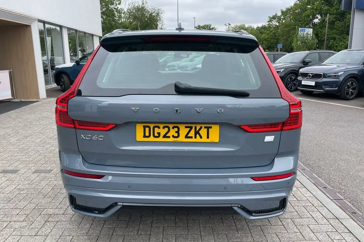 2023-volvo-xc60-20-b5-plus-big-7
