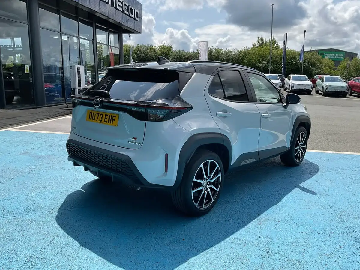 2023-toyota-yaris-cross-15-vvt-i-gr-sport-big-8