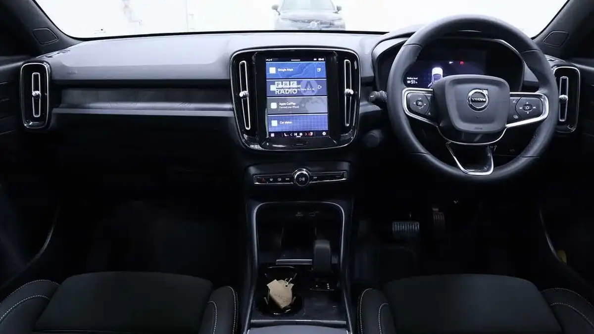 2022-volvo-c40-e-twin-recharge-pro-big-18
