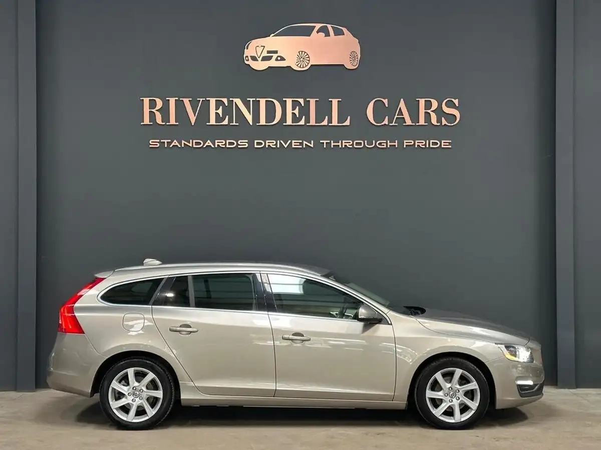 2014-volvo-v60-16td-d2-se-lux-big-12