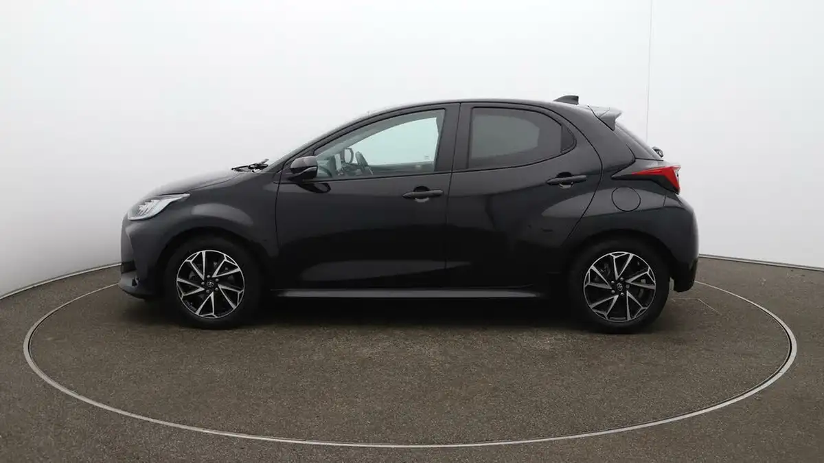 2022-toyota-yaris-15-vvt-i-design-big-64