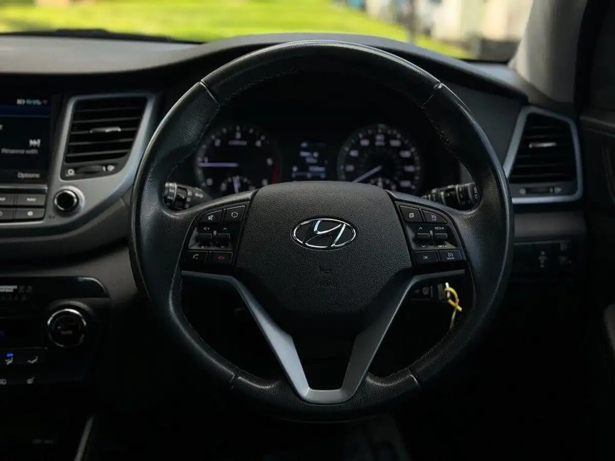 2017-hyundai-tucson-17crdi-blue-drive-se-nav-116ps-big-13