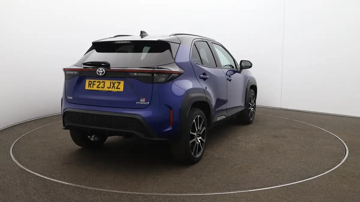 2023-toyota-yaris-cross-15-vvt-i-gr-sport-big-54