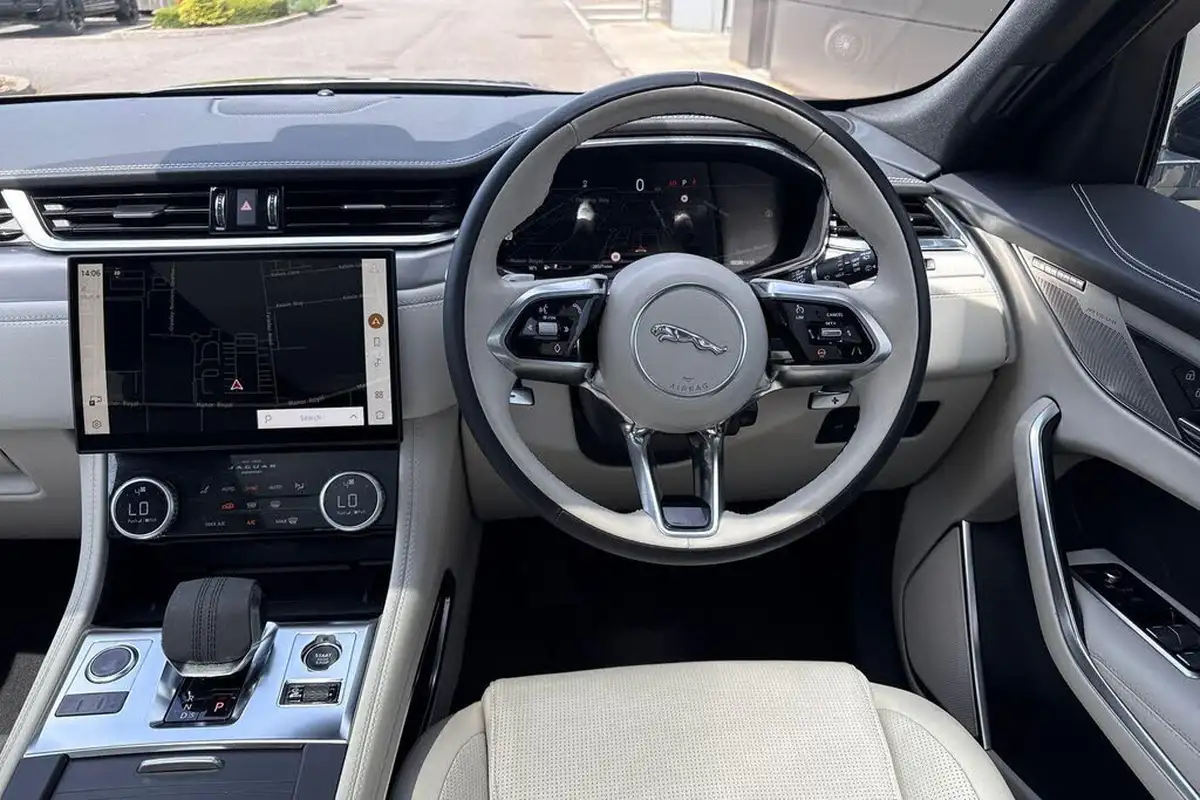 2023-jaguar-f-pace-20-p250-r-dynamic-se-black-big-27