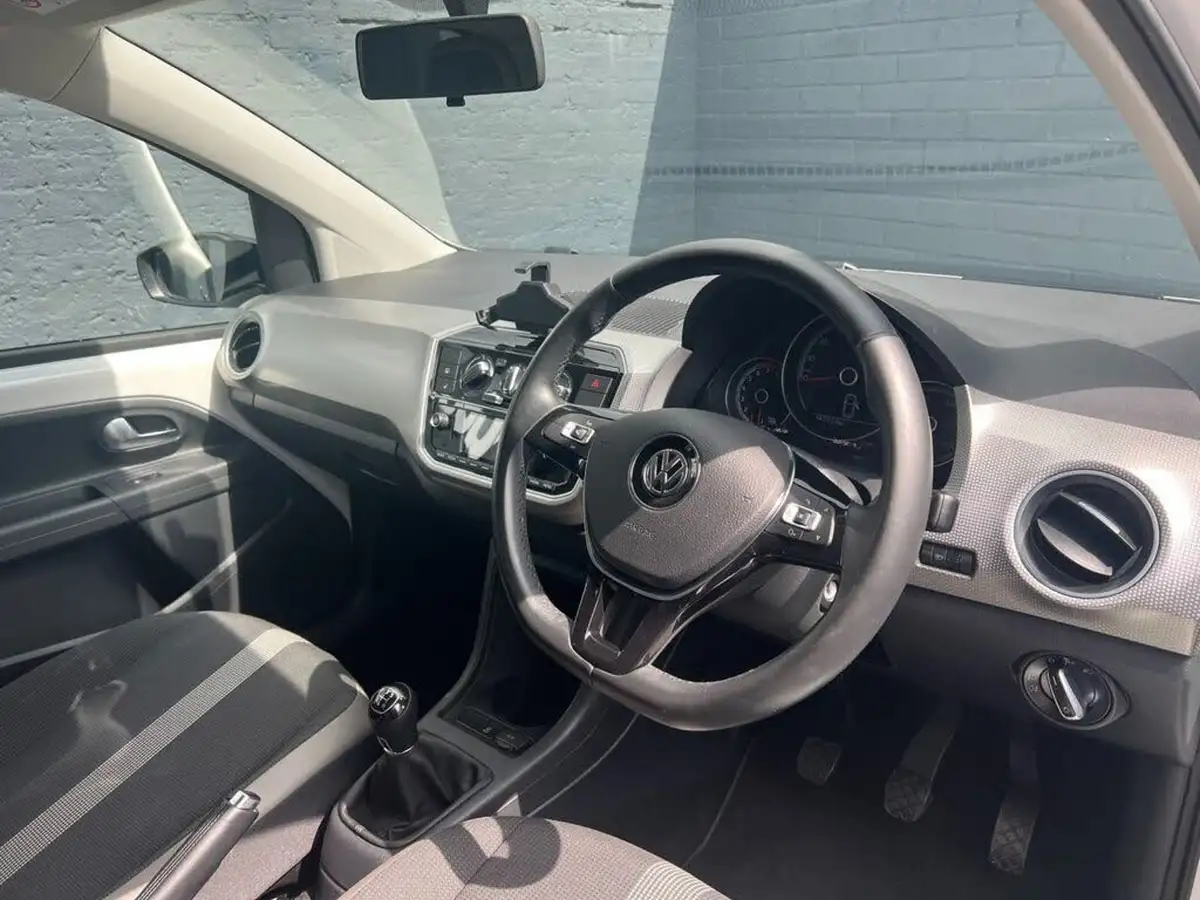 2017-volkswagen-up-10-high-up-75ps-5d-big-22