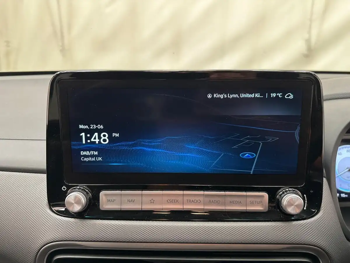 2023-hyundai-kona-e-premium-136ps-39kwh-big-13